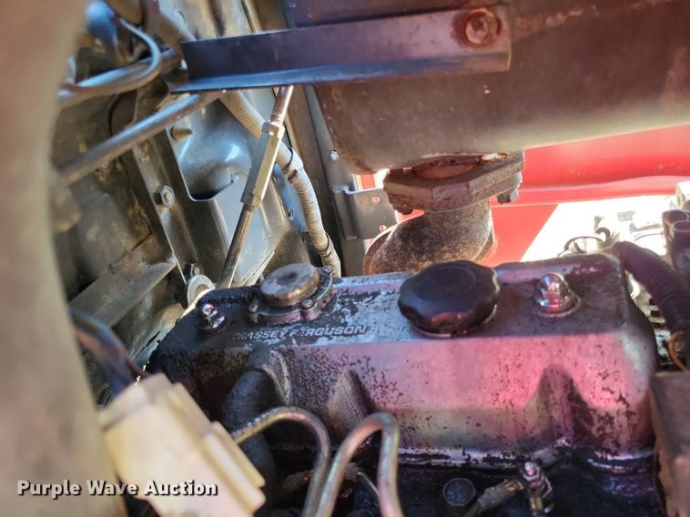 image for item LS9665 2000 Massey Ferguson 1250  MFWD tractor