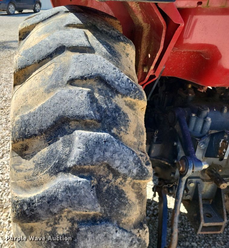 image for item LS9665 2000 Massey Ferguson 1250  MFWD tractor