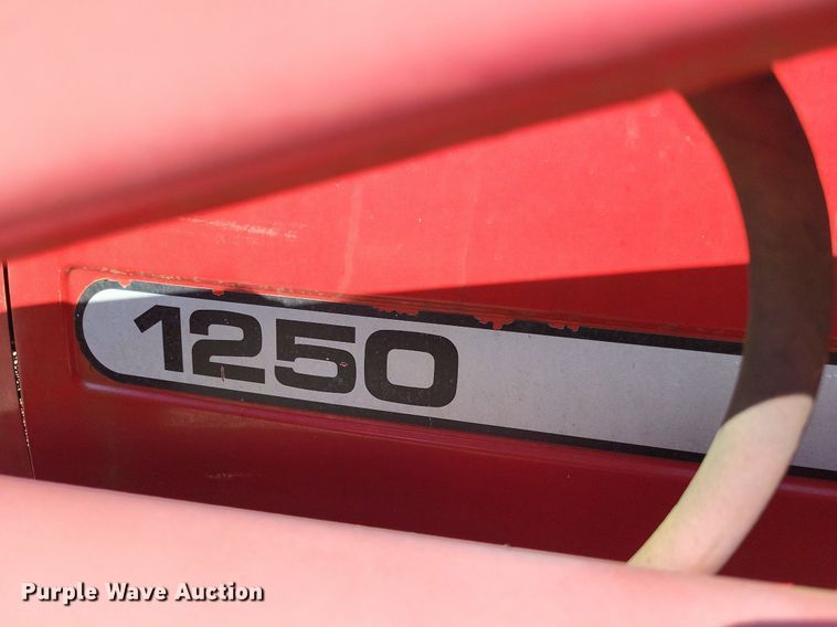 image for item LS9665 2000 Massey Ferguson 1250  MFWD tractor