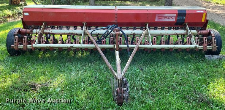 image for item LS9667 Melroe 244 grain drill