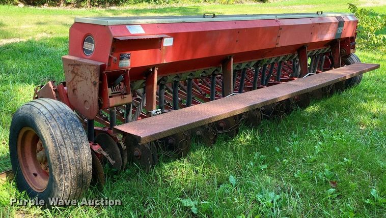 image for item LS9667 Melroe 244 grain drill