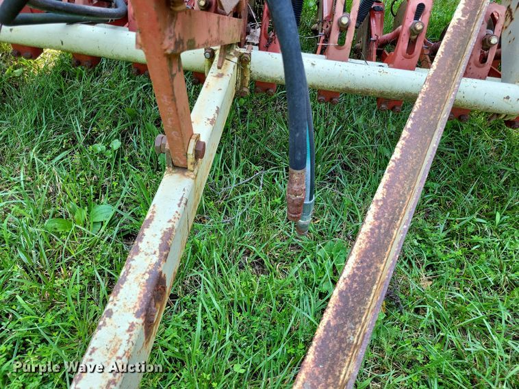 image for item LS9667 Melroe 244 grain drill