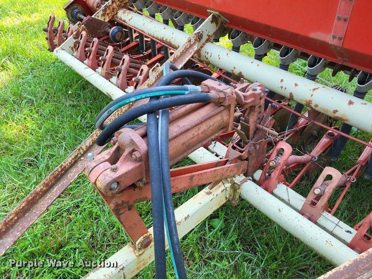 image for item LS9667 Melroe 244 grain drill