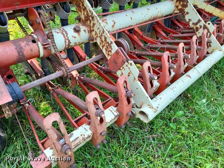 image for item LS9667 Melroe 244 grain drill