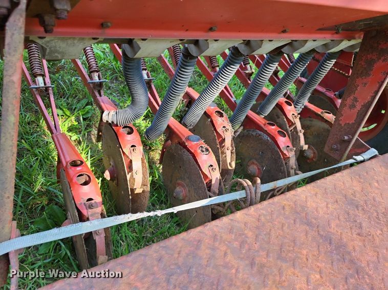 image for item LS9667 Melroe 244 grain drill