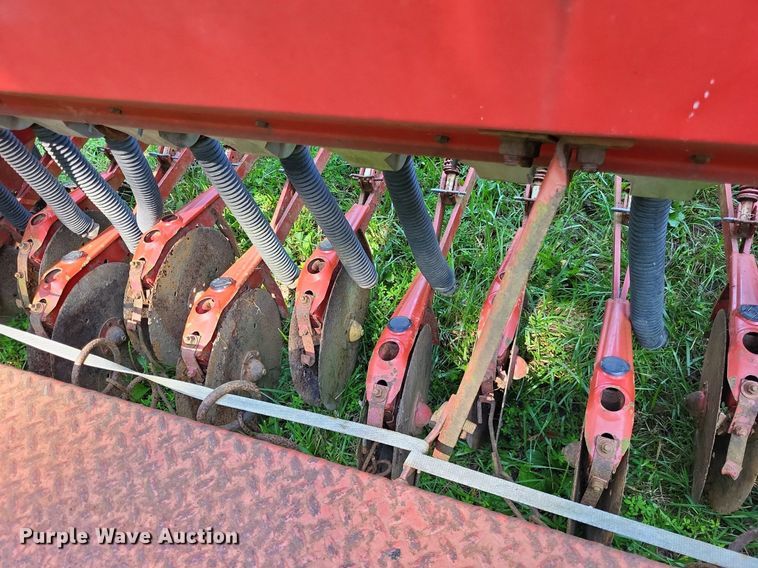 image for item LS9667 Melroe 244 grain drill