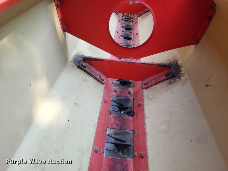 image for item LS9667 Melroe 244 grain drill