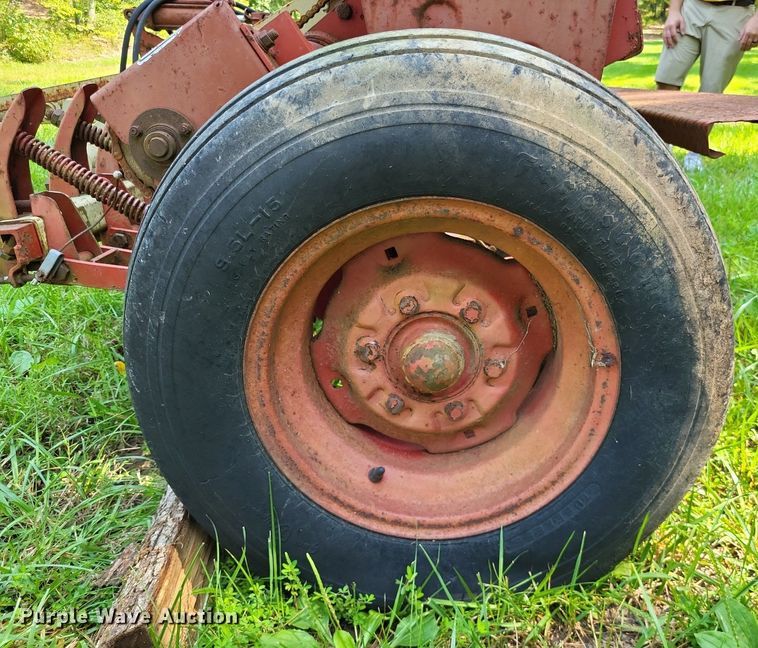 image for item LS9667 Melroe 244 grain drill