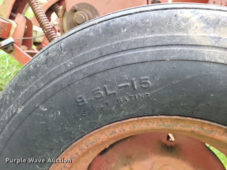 image for item LS9667 Melroe 244 grain drill