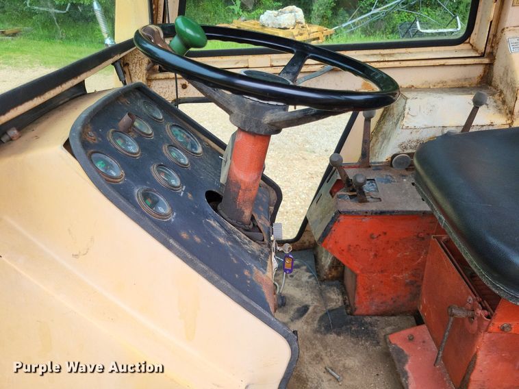 image for item LS9670 1973 Case 1370 Agri-King  tractor