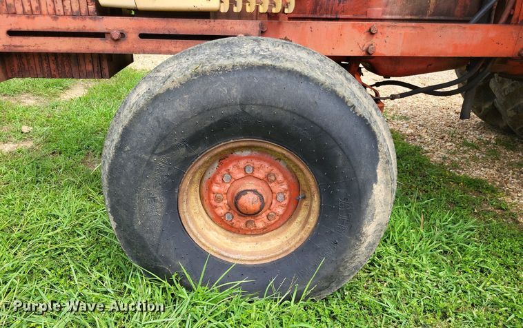 image for item LS9670 1973 Case 1370 Agri-King  tractor