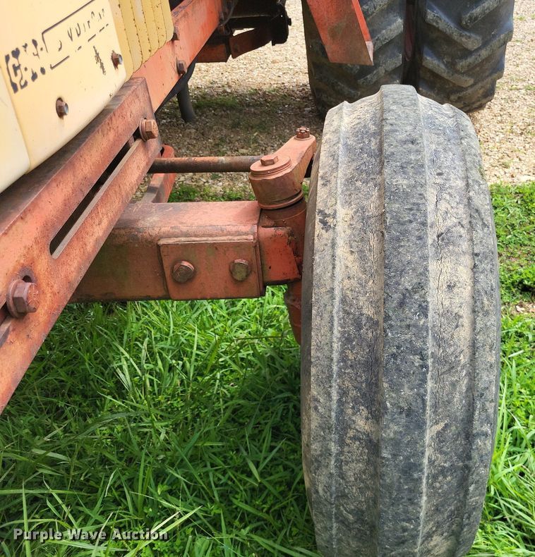 image for item LS9670 1973 Case 1370 Agri-King  tractor