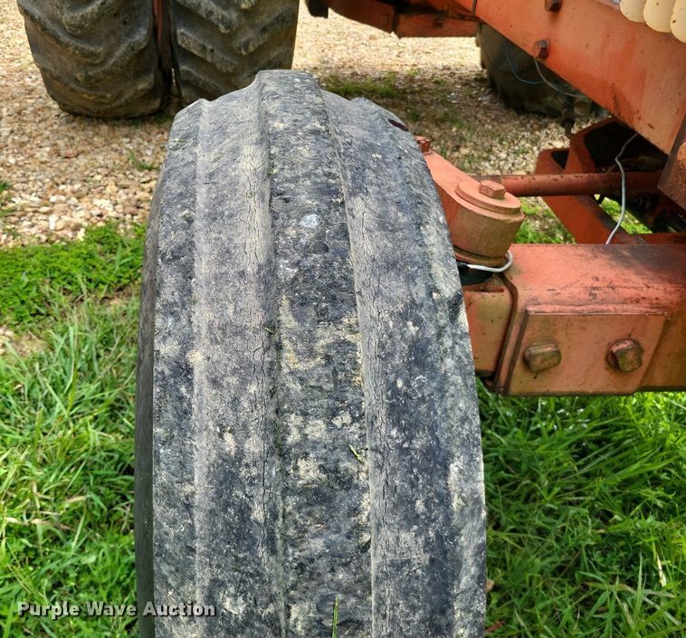 image for item LS9670 1973 Case 1370 Agri-King  tractor