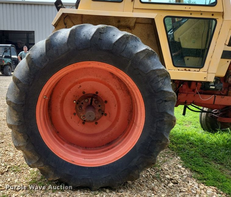 image for item LS9670 1973 Case 1370 Agri-King  tractor