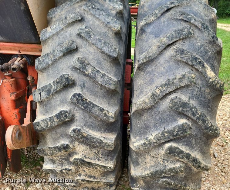 image for item LS9670 1973 Case 1370 Agri-King  tractor