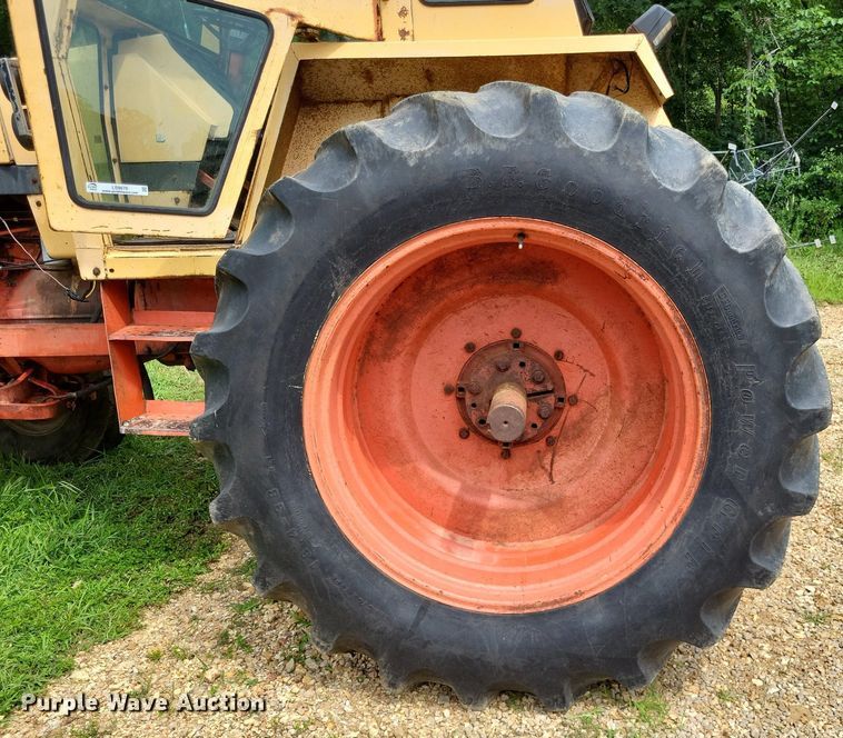 image for item LS9670 1973 Case 1370 Agri-King  tractor