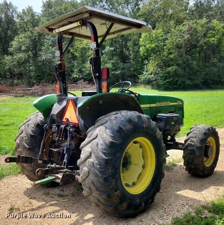 image for item LS9672 2004 John Deere 5220  MFWD tractor