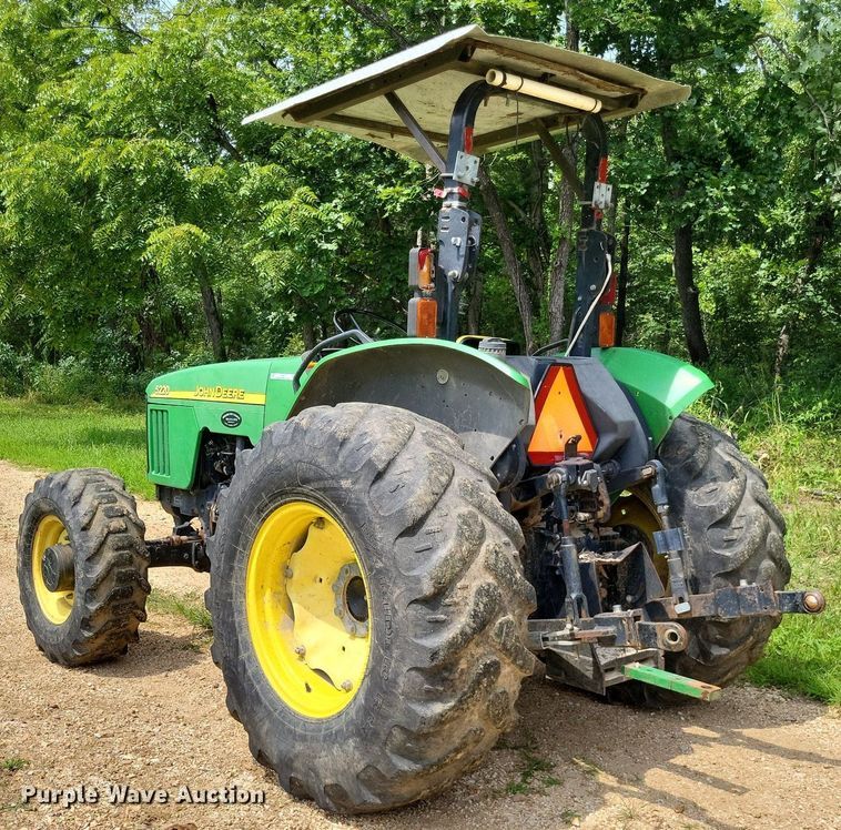 image for item LS9672 2004 John Deere 5220  MFWD tractor