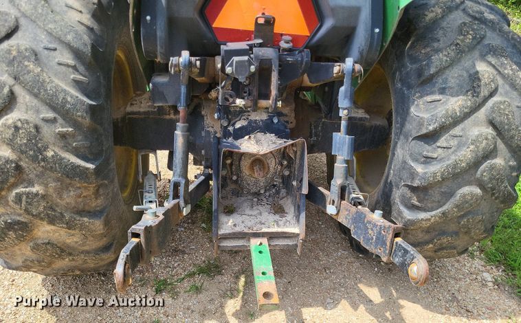 image for item LS9672 2004 John Deere 5220  MFWD tractor