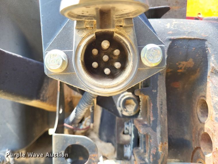 image for item LS9672 2004 John Deere 5220  MFWD tractor