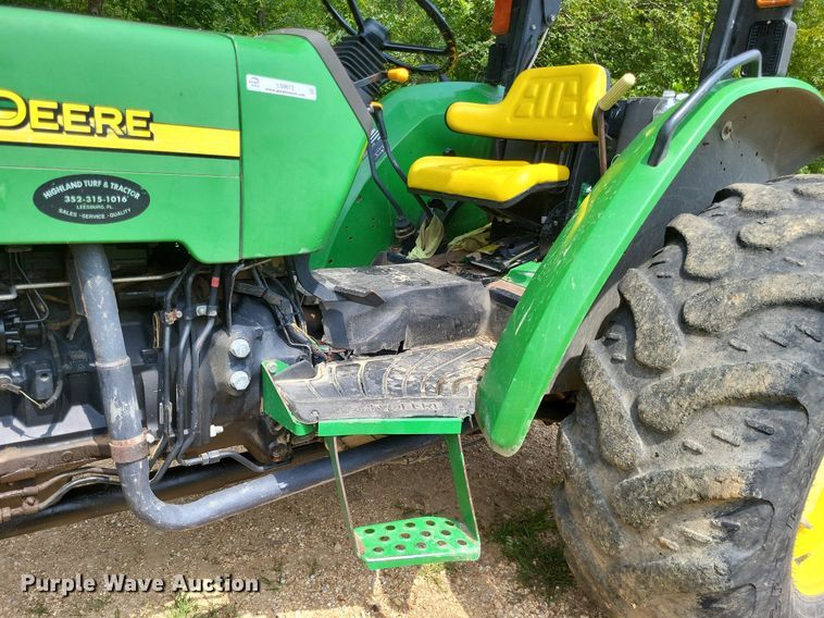 image for item LS9672 2004 John Deere 5220  MFWD tractor