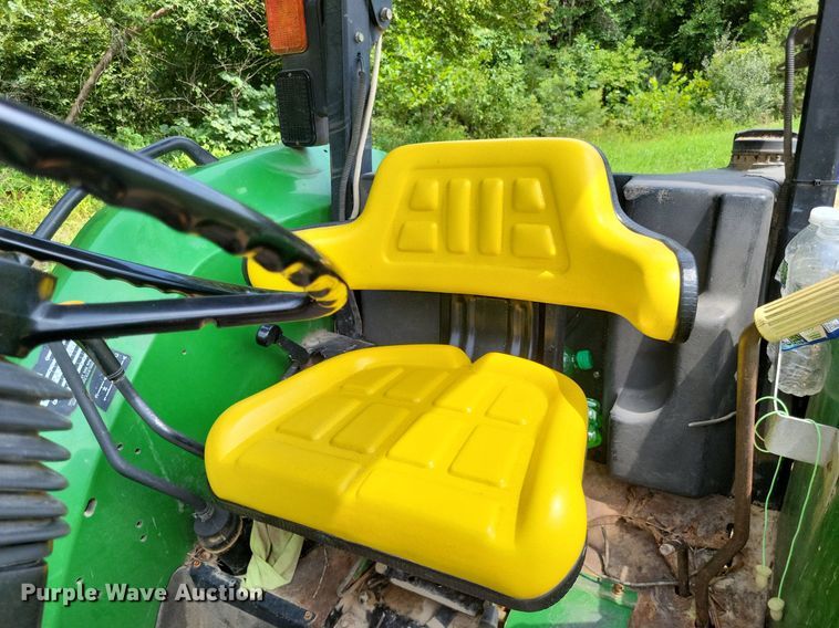 image for item LS9672 2004 John Deere 5220  MFWD tractor