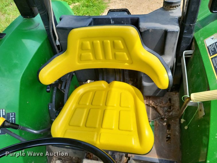 image for item LS9672 2004 John Deere 5220  MFWD tractor