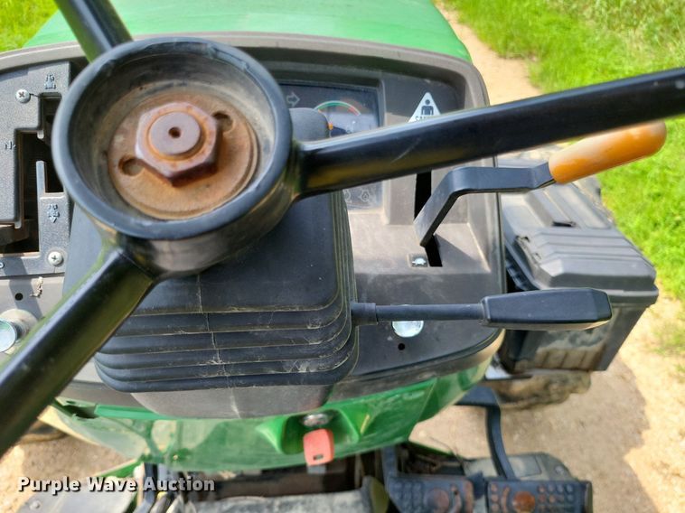 image for item LS9672 2004 John Deere 5220  MFWD tractor