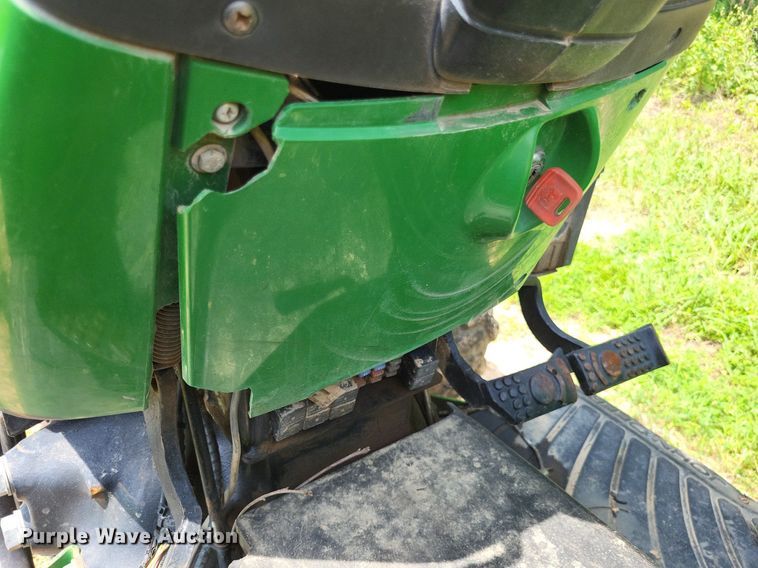 image for item LS9672 2004 John Deere 5220  MFWD tractor