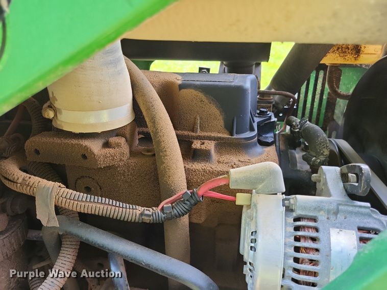 image for item LS9672 2004 John Deere 5220  MFWD tractor