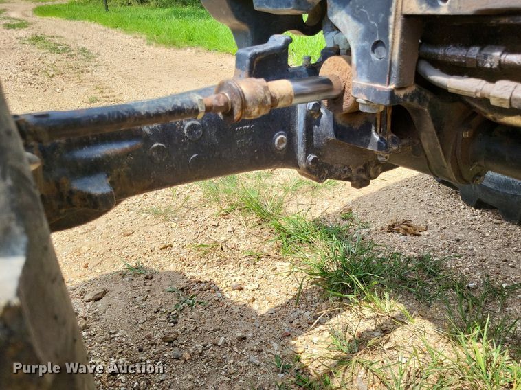 image for item LS9672 2004 John Deere 5220  MFWD tractor