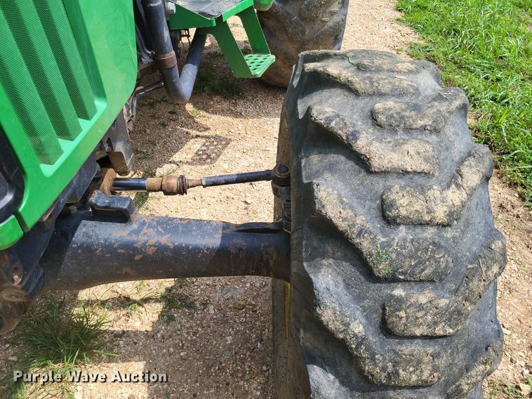 image for item LS9672 2004 John Deere 5220  MFWD tractor