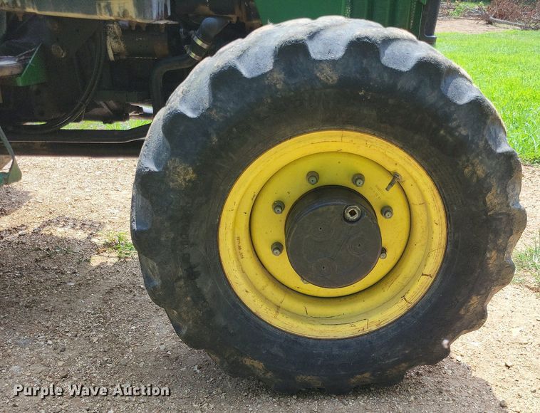 image for item LS9672 2004 John Deere 5220  MFWD tractor