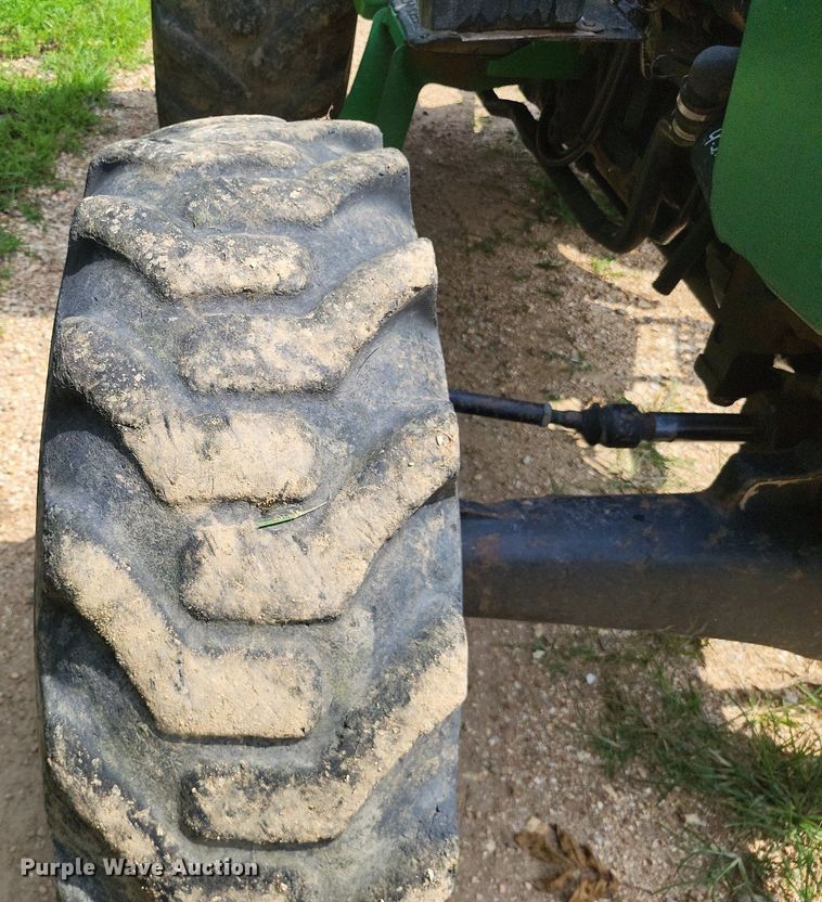 image for item LS9672 2004 John Deere 5220  MFWD tractor