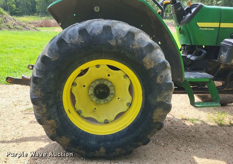 image for item LS9672 2004 John Deere 5220  MFWD tractor