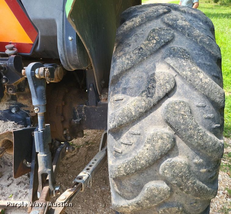 image for item LS9672 2004 John Deere 5220  MFWD tractor