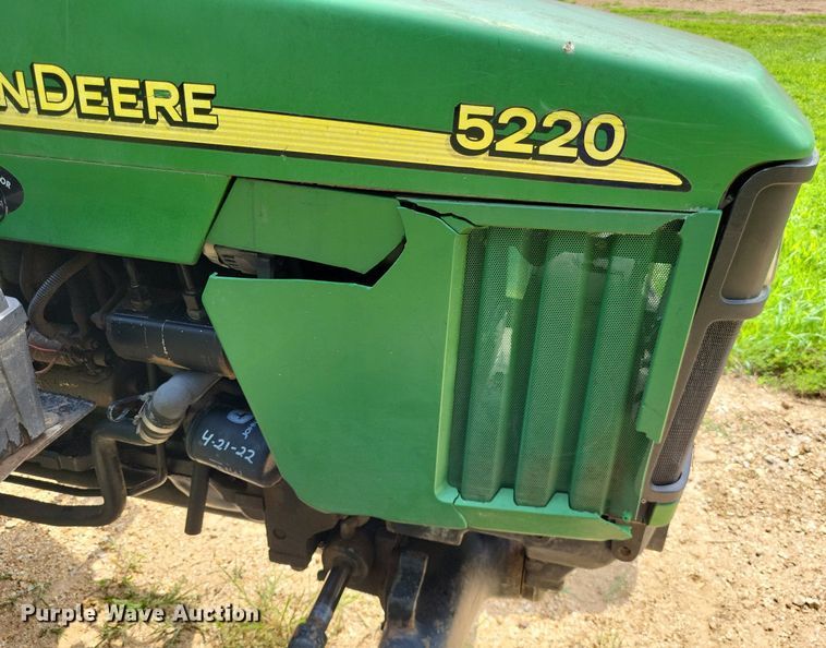 image for item LS9672 2004 John Deere 5220  MFWD tractor
