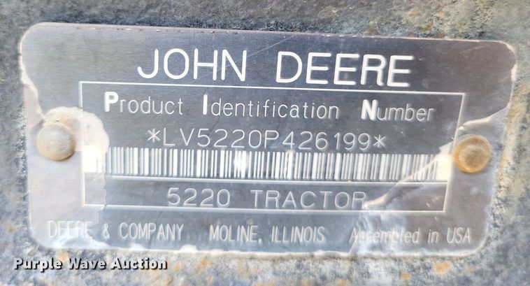 image for item LS9672 2004 John Deere 5220  MFWD tractor