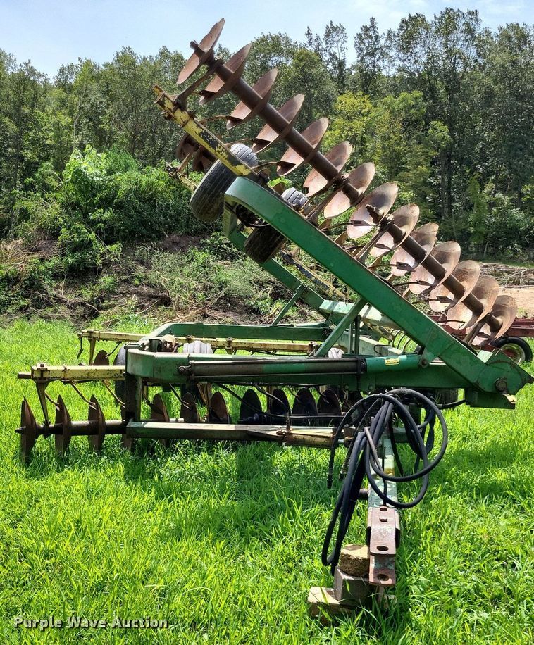 image for item LS9676 John Deere 220  tandem disk