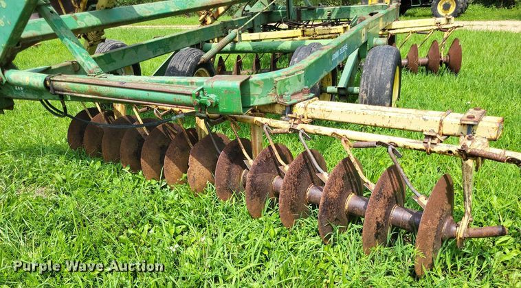 image for item LS9676 John Deere 220  tandem disk