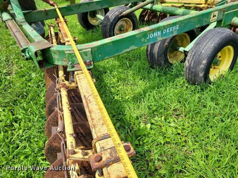 image for item LS9676 John Deere 220  tandem disk