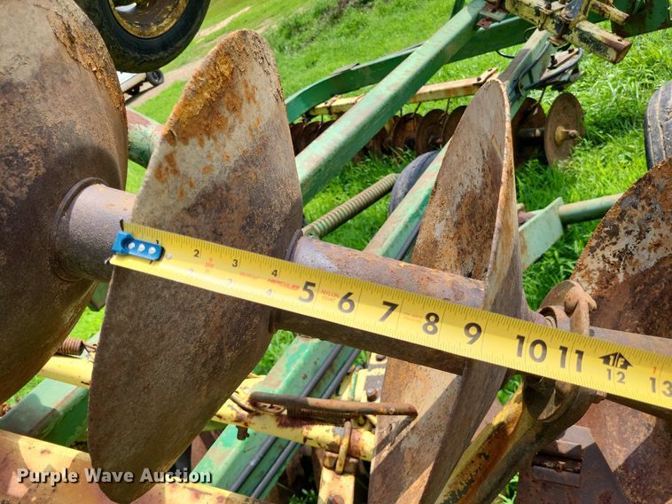 image for item LS9676 John Deere 220  tandem disk