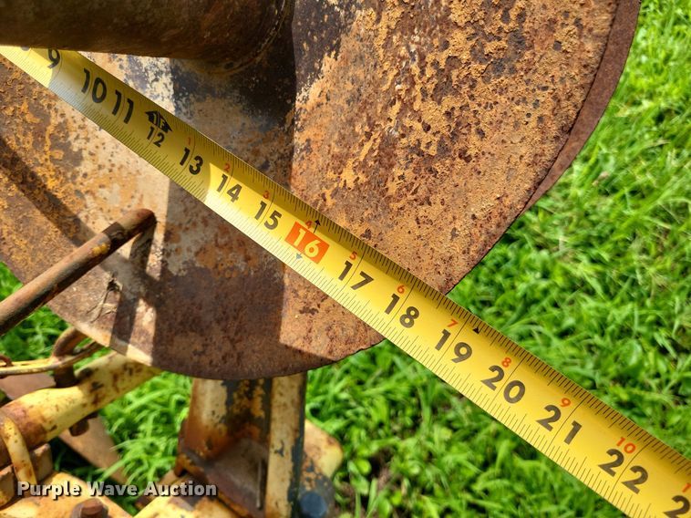 image for item LS9676 John Deere 220  tandem disk