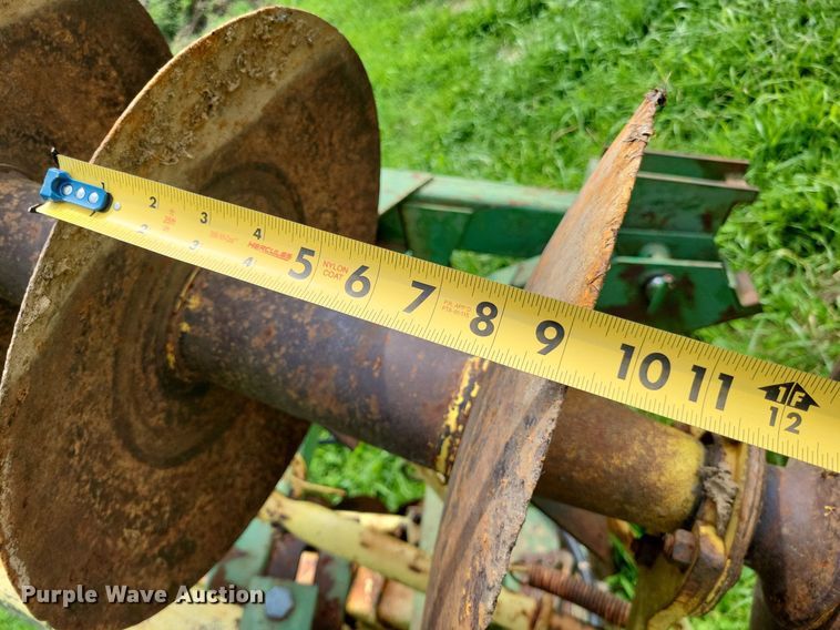 image for item LS9676 John Deere 220  tandem disk