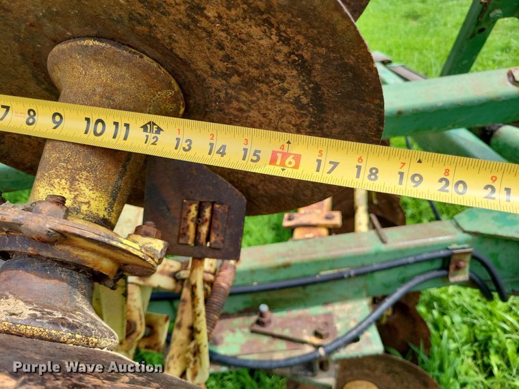 image for item LS9676 John Deere 220  tandem disk