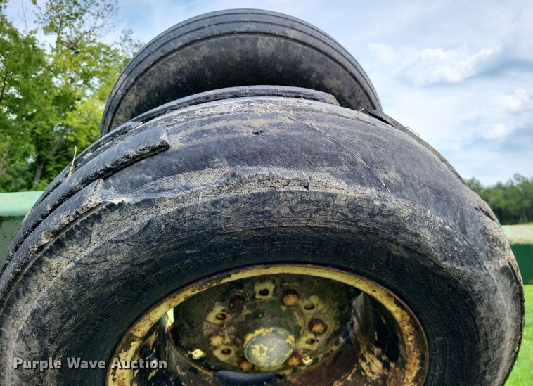 image for item LS9676 John Deere 220  tandem disk