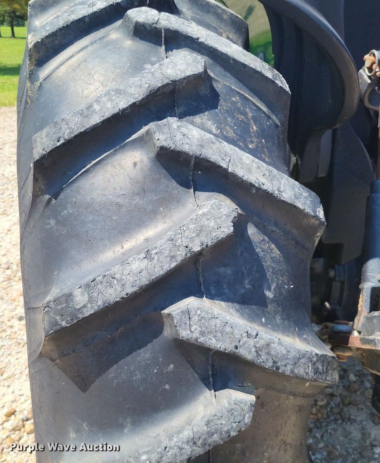 image for item LS9685 John Deere 5105  tractor