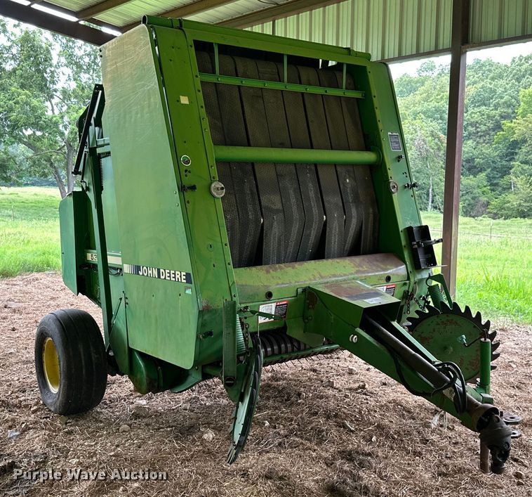 image for item ML9151 1994 John Deere 535  round baler