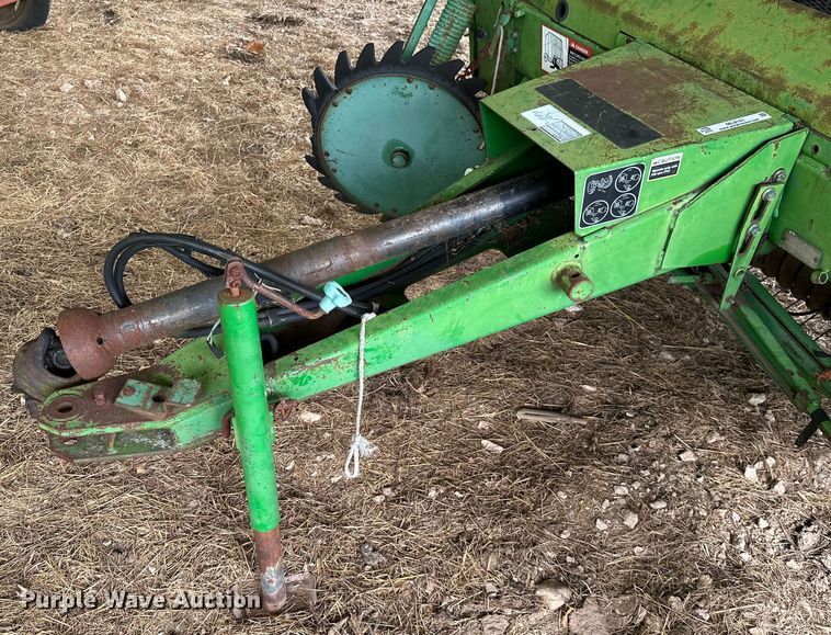 image for item ML9151 1994 John Deere 535  round baler