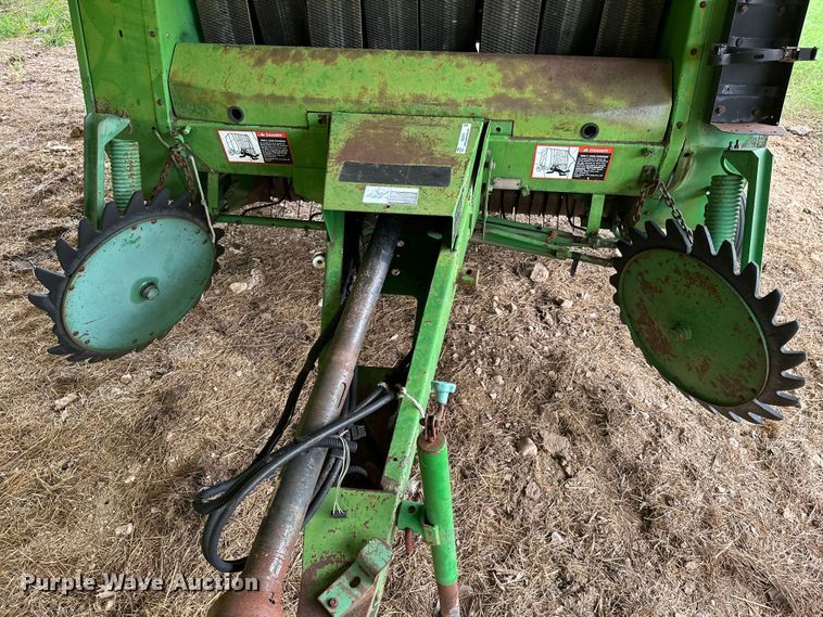 image for item ML9151 1994 John Deere 535  round baler